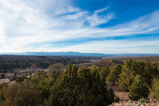 95 Lodge Trail, Santa Fe, NM 87506