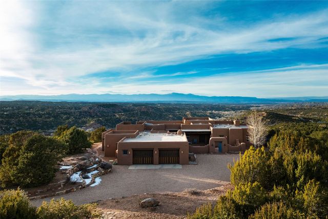 95 Lodge Trail, Santa Fe, NM 87506