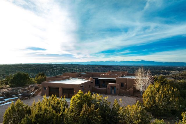95 Lodge Trail, Santa Fe, NM 87506