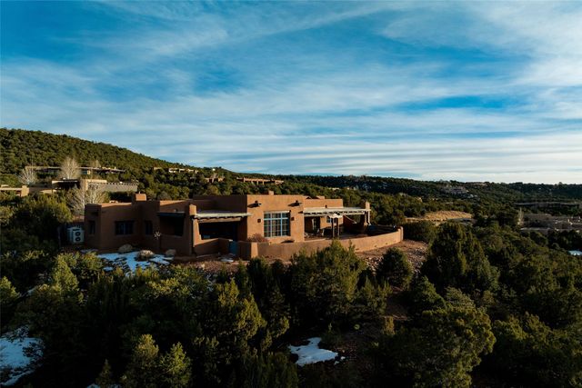 95 Lodge Trail, Santa Fe, NM 87506