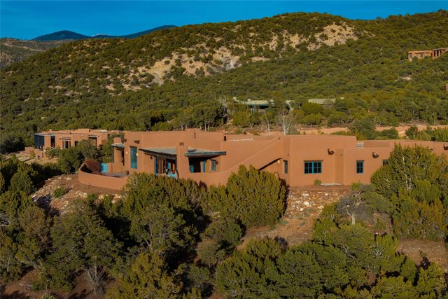 95 Lodge Trail, Santa Fe, NM 87506