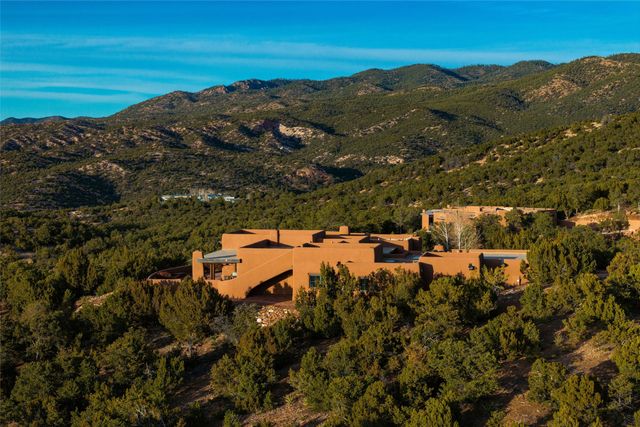 95 Lodge Trail, Santa Fe, NM 87506