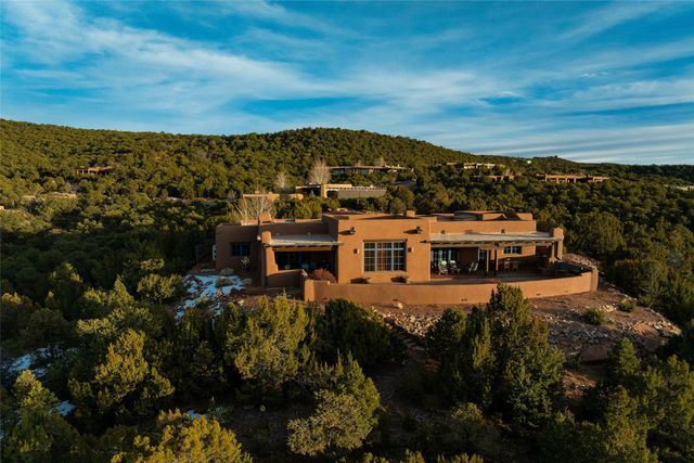 95 Lodge Trail, Santa Fe, NM 87506