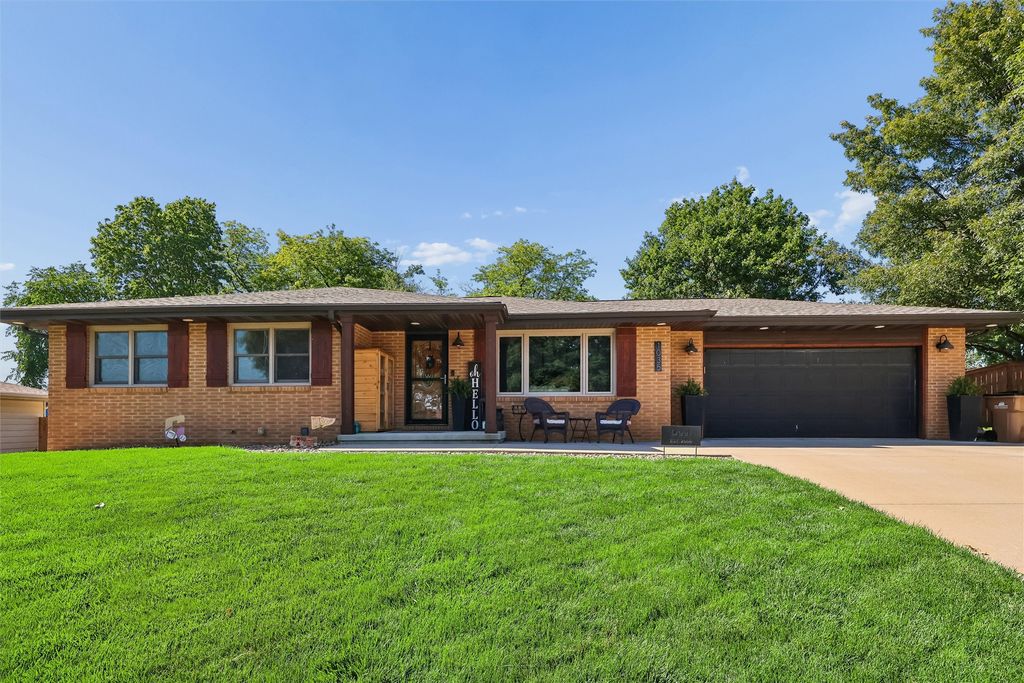 1035 Market Street, Carlisle, IA 50047