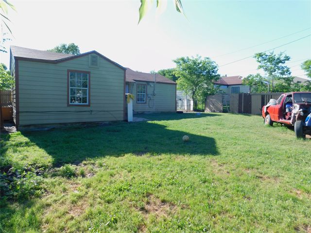 3221 Schieffer Avenue, Fort Worth, TX 76110