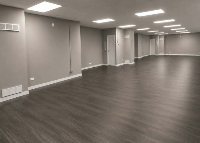 1612 W Northwest Highway, Arlington Heights, IL 60004