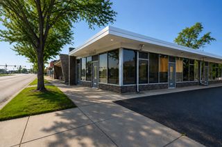 1612 W Northwest Highway, Arlington Heights, IL 60004