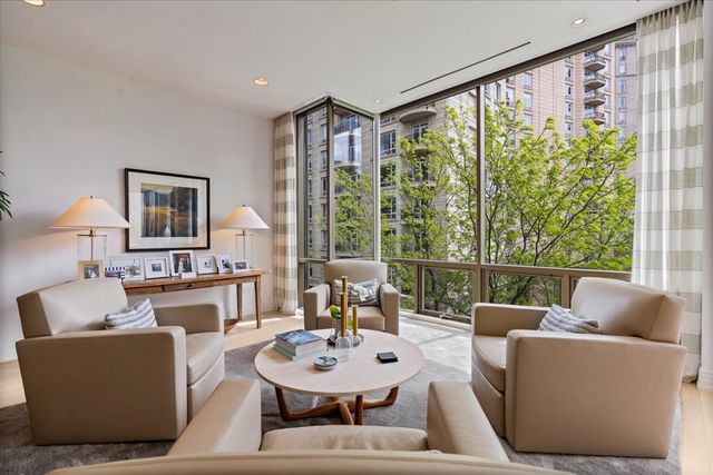 422 W Deming Place 4, Chicago, IL 60614