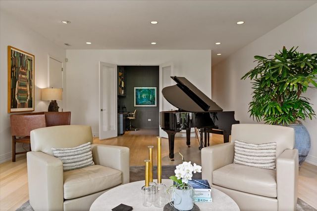 422 W Deming Place 4, Chicago, IL 60614