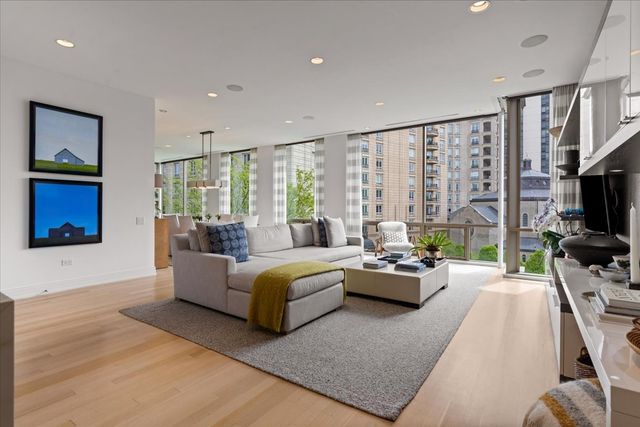 422 W Deming Place 4, Chicago, IL 60614