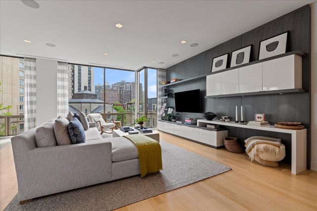 422 W Deming Place 4, Chicago, IL 60614