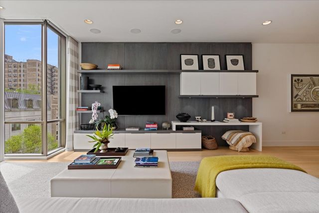 422 W Deming Place 4, Chicago, IL 60614