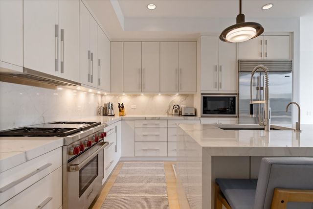 422 W Deming Place 4, Chicago, IL 60614