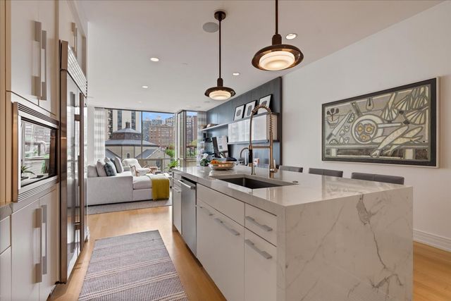 422 W Deming Place 4, Chicago, IL 60614