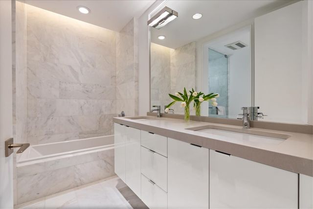 422 W Deming Place 4, Chicago, IL 60614