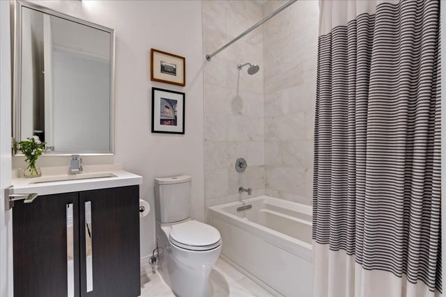 422 W Deming Place 4, Chicago, IL 60614