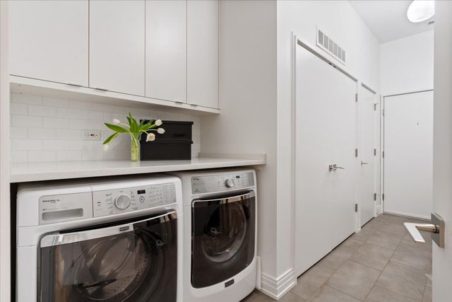 422 W Deming Place 4, Chicago, IL 60614