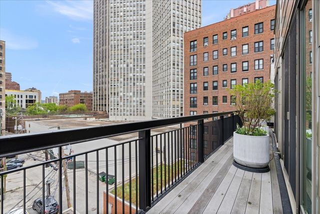 422 W Deming Place 4, Chicago, IL 60614