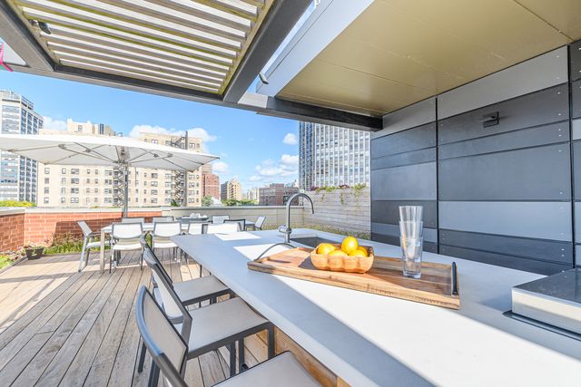 422 W Deming Place 4, Chicago, IL 60614