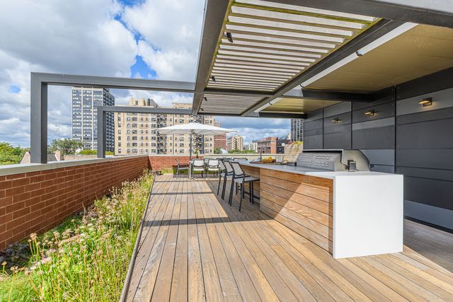 422 W Deming Place 4, Chicago, IL 60614