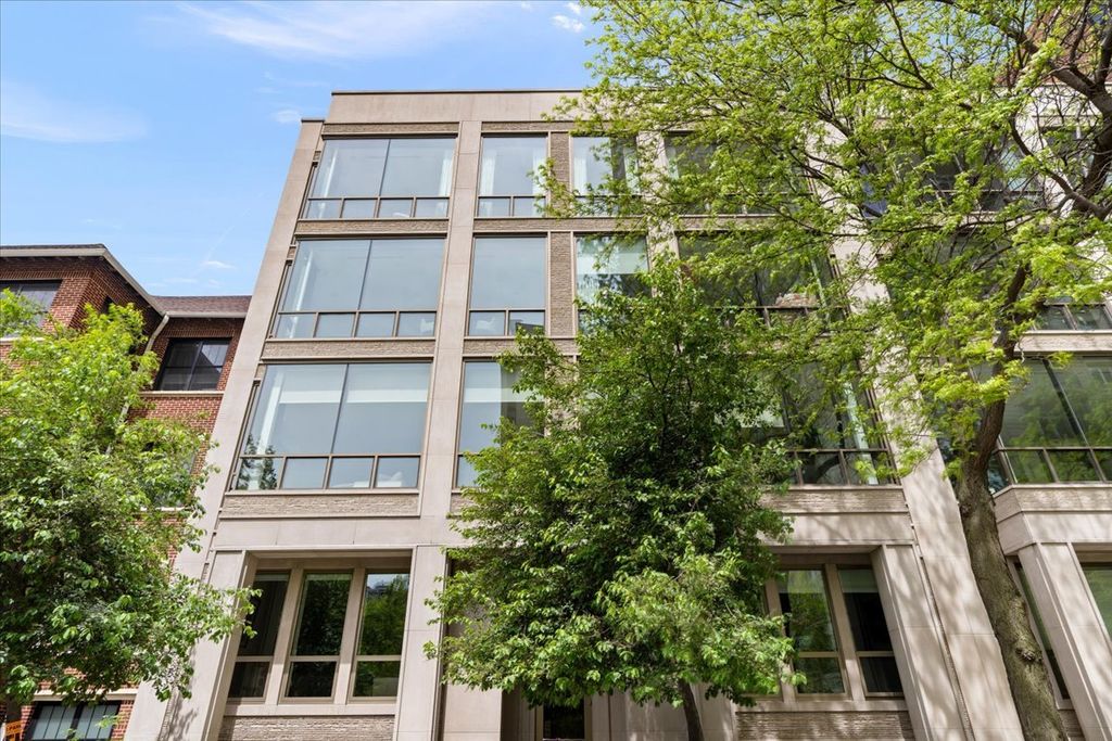 422 W Deming Place 4, Chicago, IL 60614