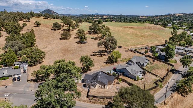 1016 Jackson Gate Rd, Jackson, CA 95642