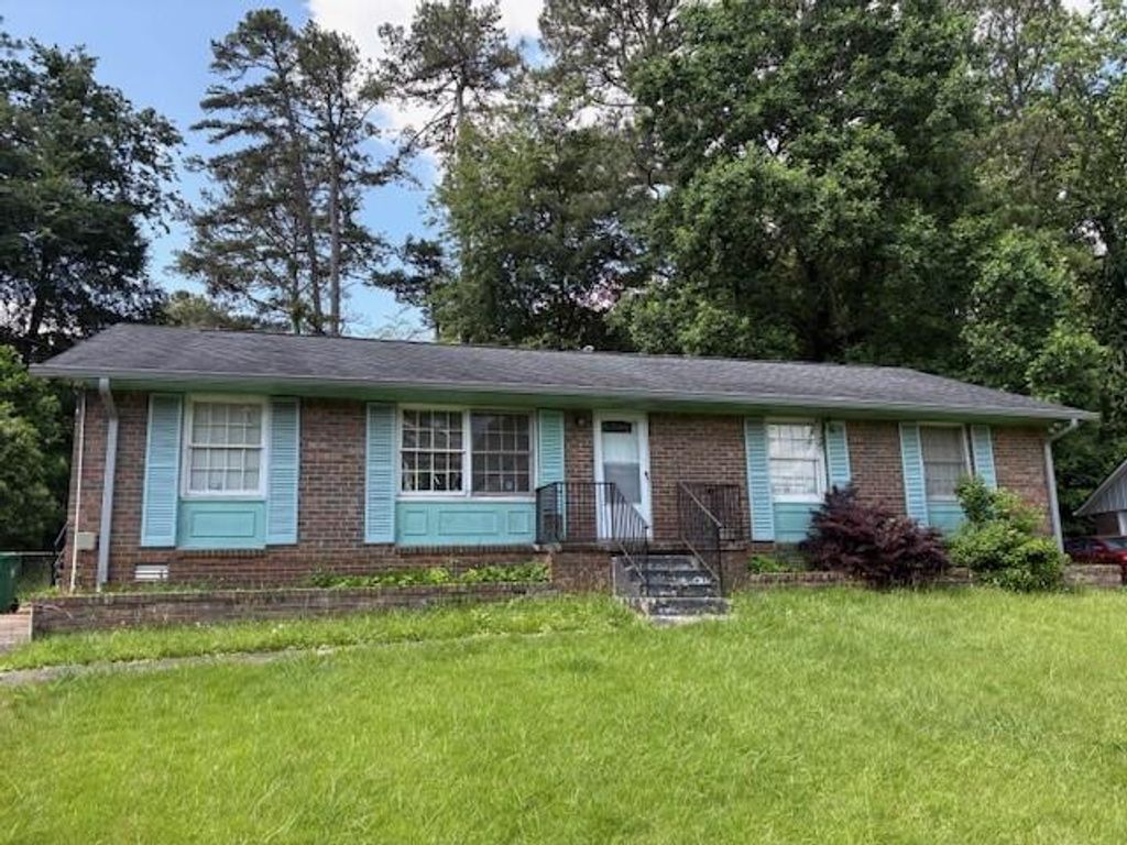 1487 Colony East Circle, Stone Mountain, GA 30083