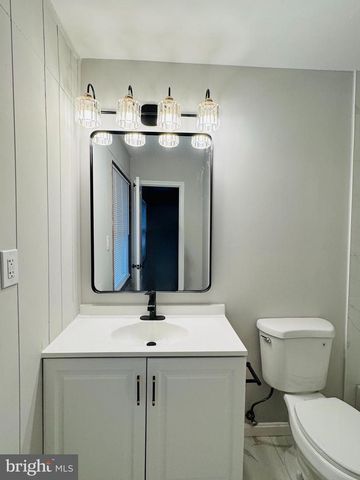 1111 EDMONSTON DR, Rockville, MD 20851