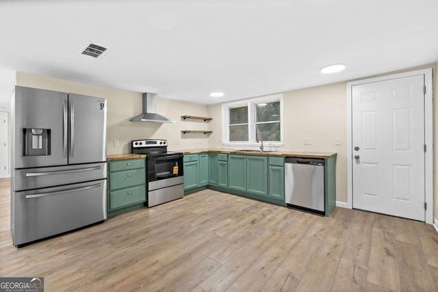 502 E Cregor Street, Bloomingdale, GA 31302