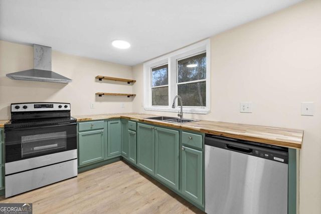 502 E Cregor Street, Bloomingdale, GA 31302