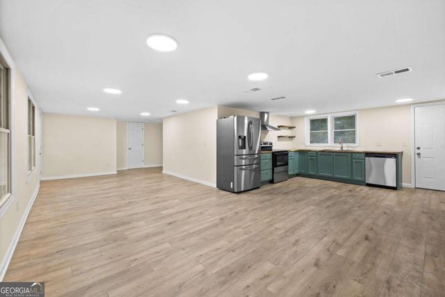 502 E Cregor Street, Bloomingdale, GA 31302