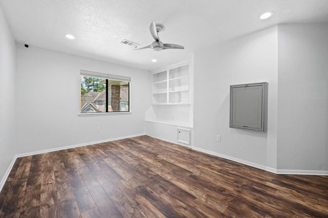 12106 Cypresswood Drive, Houston, TX 77070