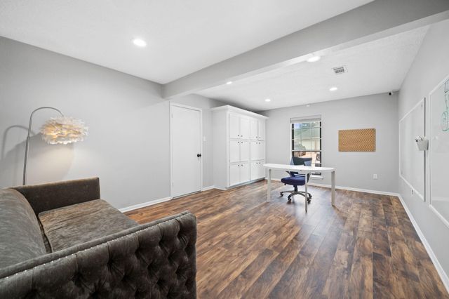 12106 Cypresswood Drive, Houston, TX 77070