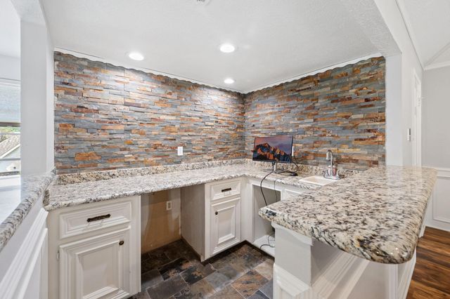 12106 Cypresswood Drive, Houston, TX 77070