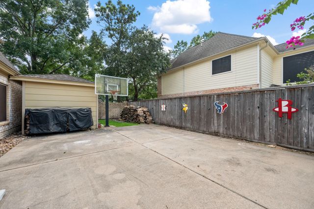 12106 Cypresswood Drive, Houston, TX 77070