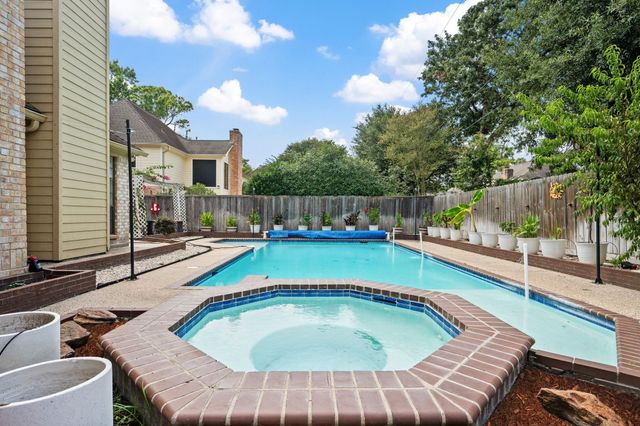 12106 Cypresswood Drive, Houston, TX 77070