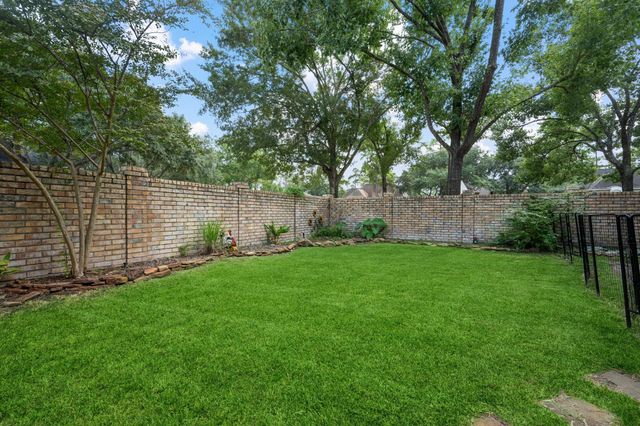 12106 Cypresswood Drive, Houston, TX 77070