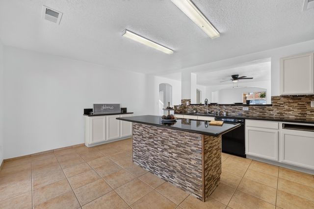 7804 Crepe Myrtle Road SW, Albuquerque, NM 87121