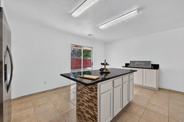 7804 Crepe Myrtle Road SW, Albuquerque, NM 87121