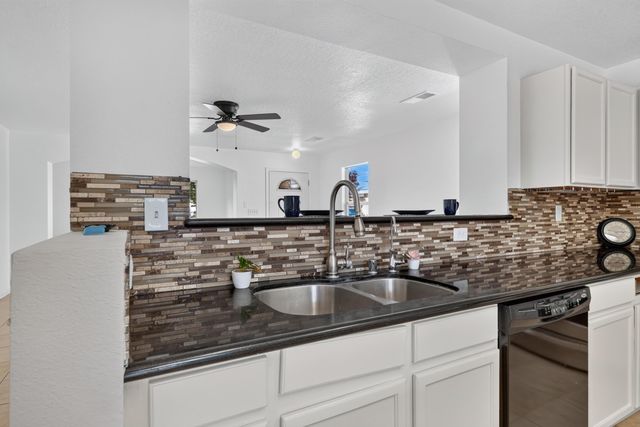 7804 Crepe Myrtle Road SW, Albuquerque, NM 87121