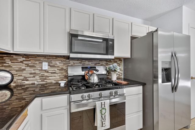 7804 Crepe Myrtle Road SW, Albuquerque, NM 87121