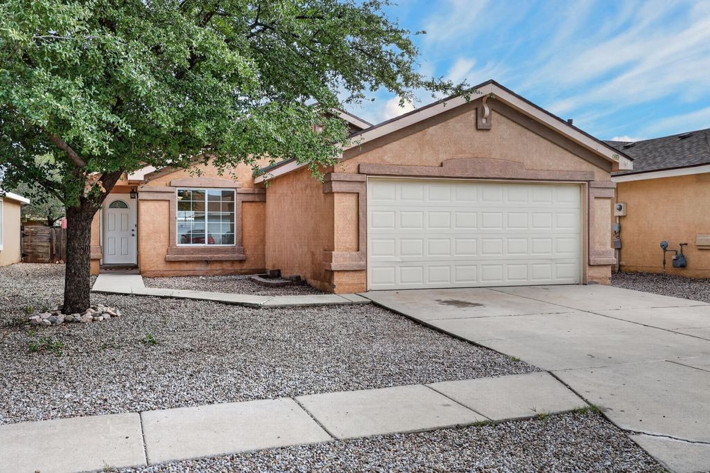 7804 Crepe Myrtle Road SW, Albuquerque, NM 87121