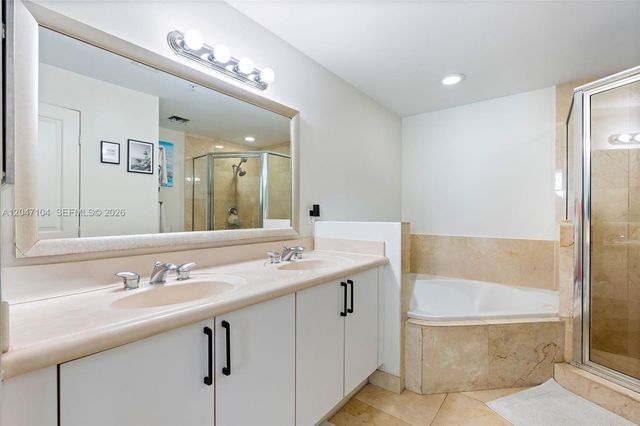 7900 Harbor Island Dr 518, North Bay Village, FL 33141