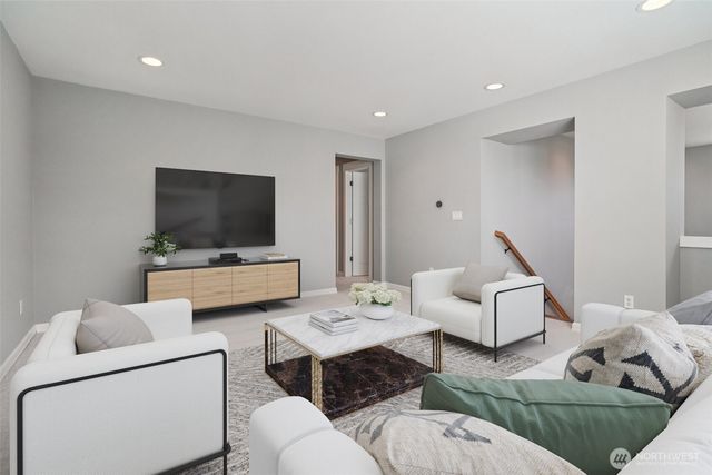 2480 NE Daphne Street, Issaquah, WA 98029