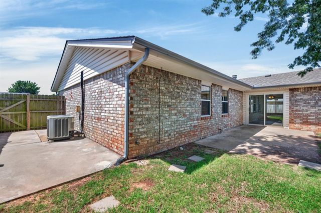 517 NW 139th Street, Edmond, OK 73013