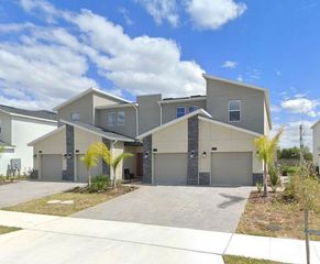 637 OCEAN COURSE AVENUE, Davenport, FL 33896