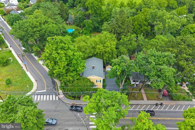 86 WASHINGTON ST, Rocky Hill, NJ 08553