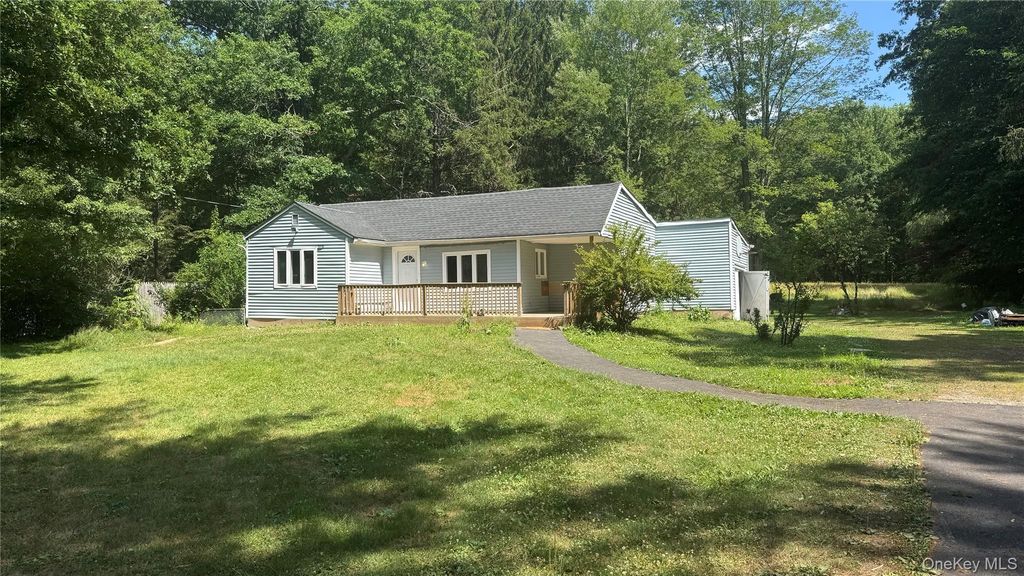 328 Stone School House Road, Bloomingburg, NY 12721