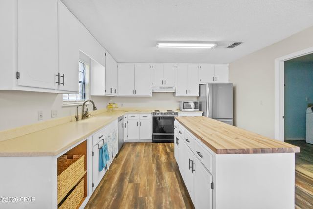 5227 Woodgate Way, Marianna, FL 32446