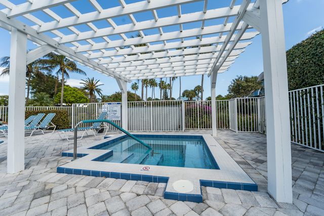 127 Ocean Dunes Circle, Jupiter, FL 33477